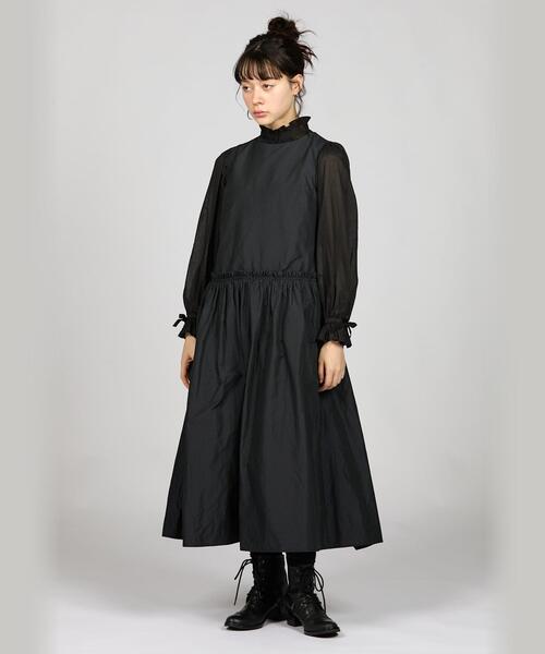 To b. by agnes b.（トゥービーバイアニエスベー）の「WV44 ROBE メモリータフタドレス（ドレス・レディース・ブラック・38/36/40）」の2枚目の写真