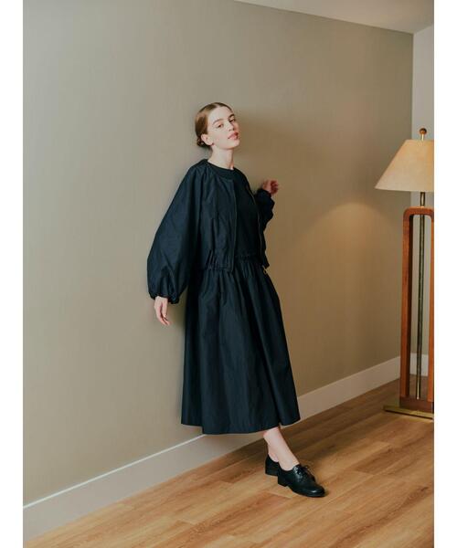 To b. by agnes b.（トゥービーバイアニエスベー）の「WV44 ROBE メモリータフタドレス（ドレス・レディース・ブラック・38/36/40）」の10枚目の写真
