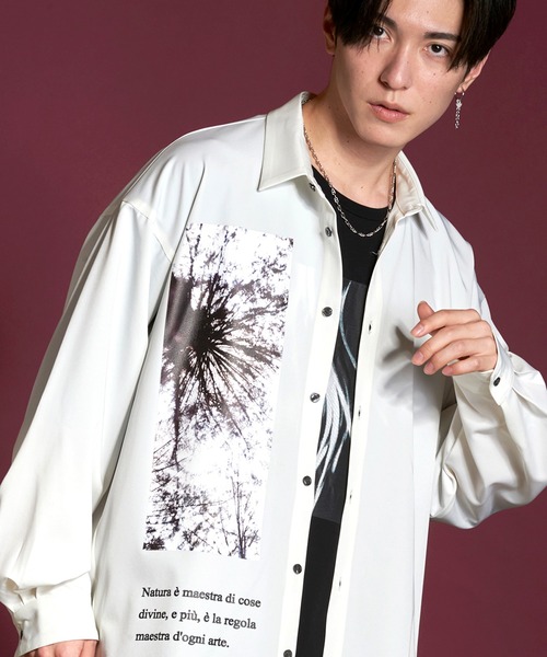 NO ID.（ノーアイディ）の「【NO ID.】Photo Print Big Shirt / フォト プリント ビッグ シャツ（シャツ/ブラウス・メンズ・ホワイト/ブラック・ONE SIZE）」の2枚目の写真
