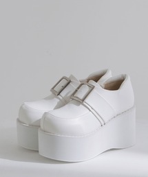 厚底バルキーバックルパンプス