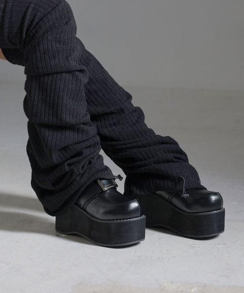 Diable baiser(ディアブルベーゼ)の「厚底バルキーバックルパンプス(パンプス・レディース・ブラック系その他/ブラック/ホワイト・22.5cm/23cm/23.5cm/24cm/24.5cm/25cm/25.5cm)」の10枚目の写真