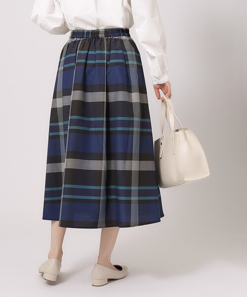 SHOO・LA・RUE（シューラルー）の「◆柄とボリュームで主役になる！ ふんわりギャザー チェック柄スカート（スカート・レディース・ブラック系1/ブルー系その他3/ホワイト系その他2・02/03/04）」の10枚目の写真