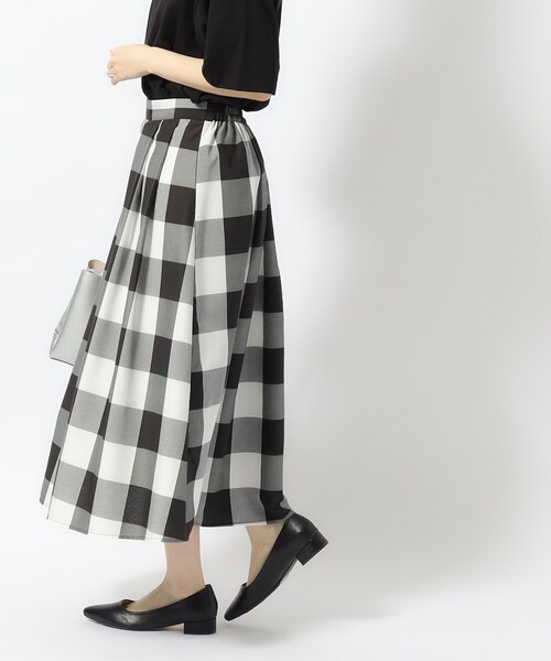 SHOO・LA・RUE（シューラルー）の「◆柄とボリュームで主役になる！ ふんわりギャザー チェック柄スカート（スカート・レディース・ブラック系1/ブルー系その他3/ホワイト系その他2・02/03/04）」の16枚目の写真