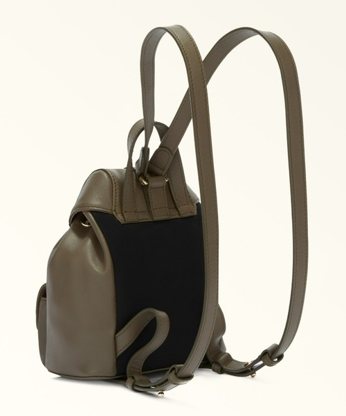 FURLA(フルラ)の「FURLA FLOW MINI BACKPACK(バックパック/リュック・レディース・アーミー・ONE SIZE)」の4枚目の写真