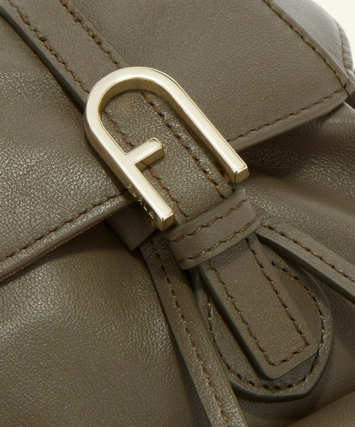 FURLA(フルラ)の「FURLA FLOW MINI BACKPACK(バックパック/リュック・レディース・アーミー・ONE SIZE)」の5枚目の写真