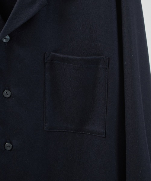 And A（アンドエー）の「And A アンドエー / SUPER 140’S WOOL SAXONY OPEN COLLAR L/S SHIRT JACKET スーパー140’Sウールサキソニーオープンカラーシャツ / AA-S24M001（シャツ/ブラウス・メンズ・ネイビー/ブラウン・2/1）」の3枚目の写真