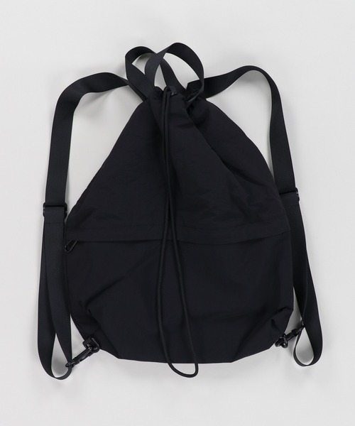 SPINNS(スピンズ)の「ポリシンプルナップサック(バックパック/リュック・メンズ・ホワイト/ブラック・ONESIZE)」の9枚目の写真