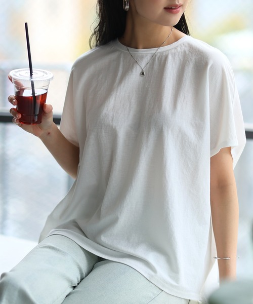 itto...(イット)の「【接触冷感COOL】ひんやり涼しいフレンチスリーブバックギャザーカットソー(Tシャツ/カットソー・レディース・オフホワイト/チャコール/ラベンダー/グリーン/ネイビー/ブラック/スモークピンク・M/L)」の2枚目の写真
