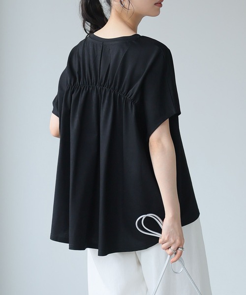 itto...(イット)の「【接触冷感COOL】ひんやり涼しいフレンチスリーブバックギャザーカットソー(Tシャツ/カットソー・レディース・オフホワイト/チャコール/ラベンダー/グリーン/ネイビー/ブラック/スモークピンク・M/L)」の1枚目の写真