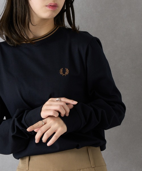 FRED PERRY(フレッドペリー)の「【FRED PERRY】Twin Tipped t-Shirt ワンポイント刺繍 ロングスリーブTシャツ ロンT M9602(Tシャツ/カットソー・メンズ・ブラック系その他2/グリーン/ブラウン/ネイビー/ブラック/グリーン系その他2/グリーン系2/ネイビー系3/アイボリー/ネイビー系2/ホワイト/ブラック系その他3・XS/S/M/L/XL)」の6枚目の写真