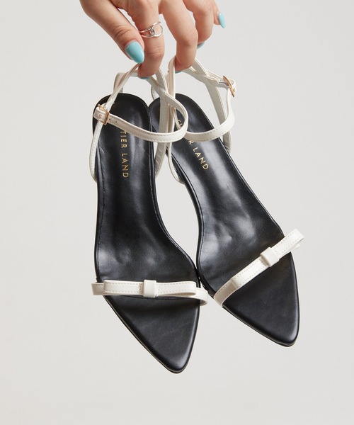 Futier land(フューティアランド)の「リボンストラップポインテッドトゥサンダル(サンダル・レディース・ライトブルー/アイボリー/シルバー/ブラック・40/38/39/36/37)」の11枚目の写真