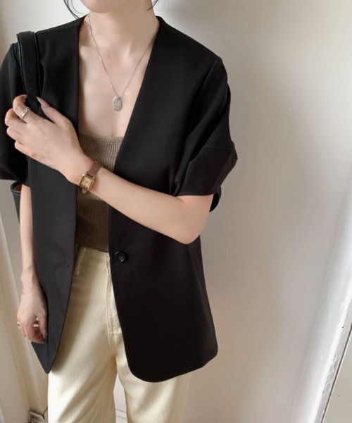 ECLIN（エクラン）の「バルーン袖ノーカラージャケット（ノーカラージャケット・レディース・ブラック/ベージュ・M/L/XL）」の8枚目の写真