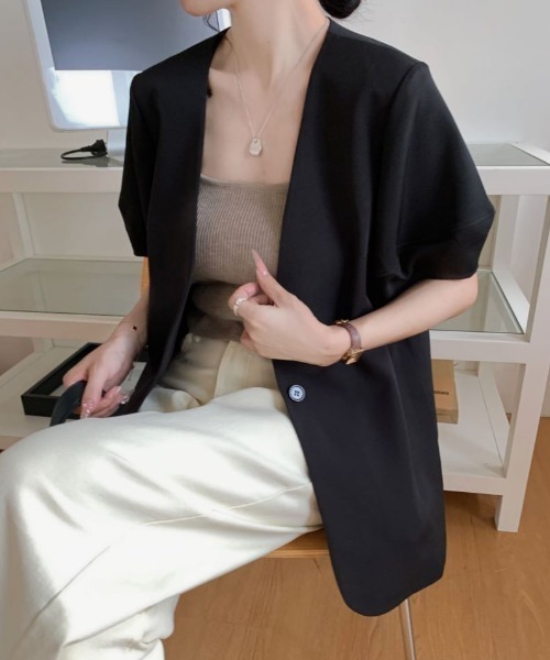 ECLIN（エクラン）の「バルーン袖ノーカラージャケット（ノーカラージャケット・レディース・ブラック/ベージュ・M/L/XL）」の14枚目の写真