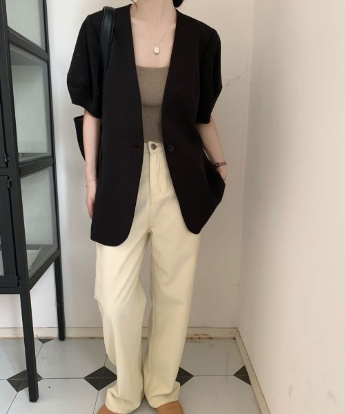 ECLIN（エクラン）の「バルーン袖ノーカラージャケット（ノーカラージャケット・レディース・ブラック/ベージュ・M/L/XL）」の13枚目の写真