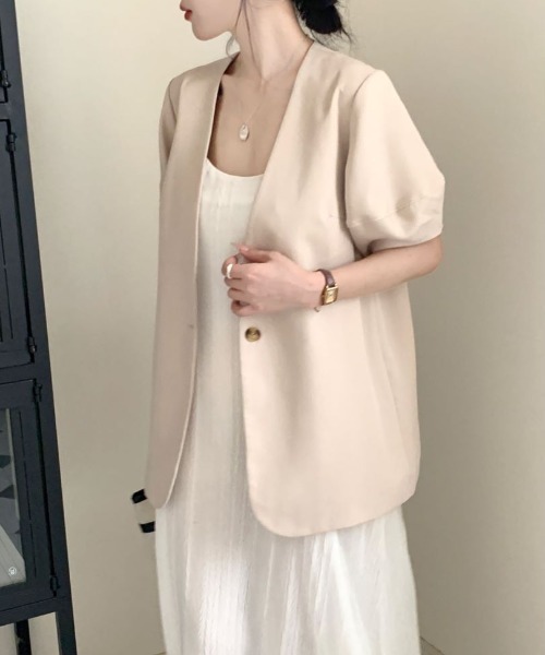 ECLIN（エクラン）の「バルーン袖ノーカラージャケット（ノーカラージャケット・レディース・ブラック/ベージュ・M/L/XL）」の12枚目の写真