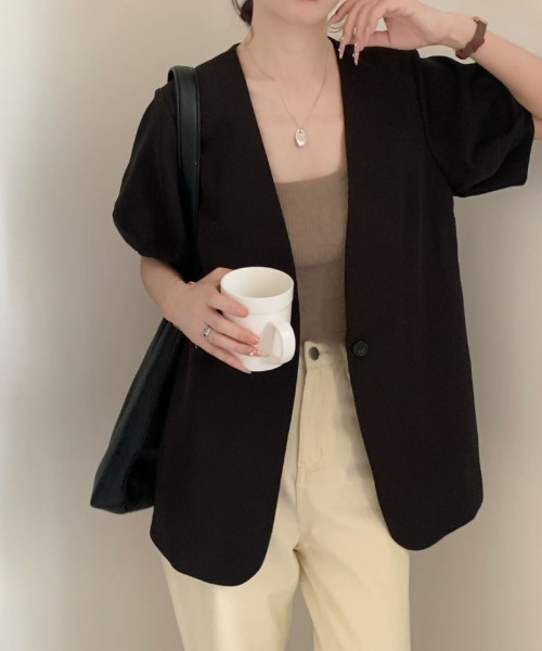 ECLIN（エクラン）の「バルーン袖ノーカラージャケット（ノーカラージャケット・レディース・ブラック/ベージュ・M/L/XL）」の7枚目の写真