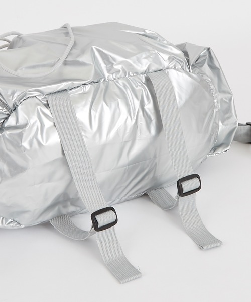 improves（インプローブス）の「メタリック バックパック（バックパック/リュック・メンズ・シルバー/ブラック・FREE）」の3枚目の写真