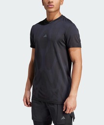 adidas（アディダス）の「Designed for Training ヨガ シームレス 半袖Tシャツ / ヨガウェア / アディダス adidas（Tシャツ/カットソー・メンズ）」