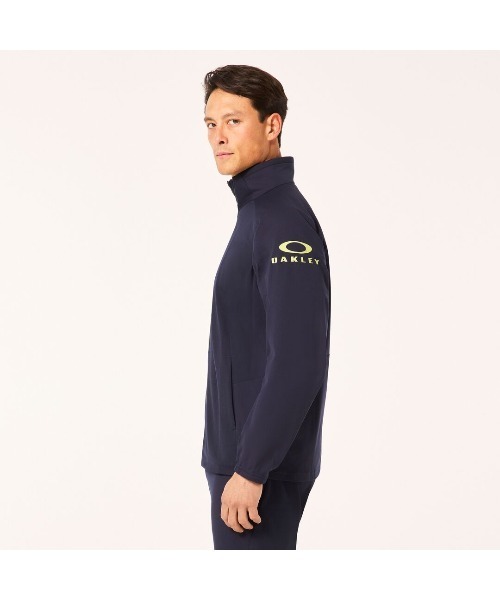 OAKLEY(オークリー)の「オークリー ENHANCE TECH JERSEY JACKET 14.0 / ジャージ・ジャケット/ TRAINING スポーツ・トレーニング/ OAKLEY(その他アウター・メンズ・ブラック/ネイビー/グリーン・L/M/S/XL)」の11枚目の写真