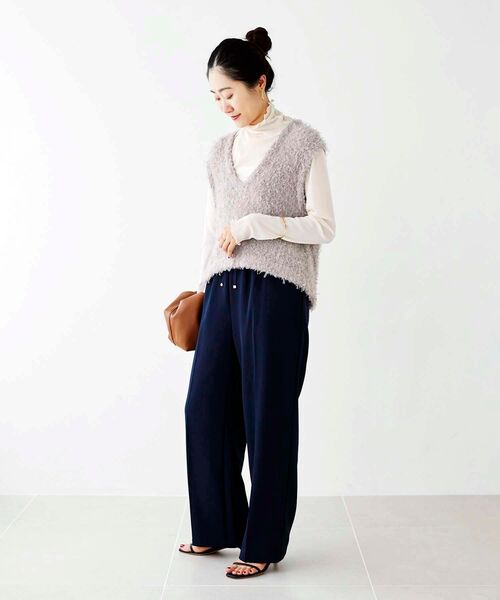 le.coeur blanc（ルクールブラン）の「チュール×フェザーVネックベスト（ベスト・レディース・ブラック/ベージュ・38）」の6枚目の写真