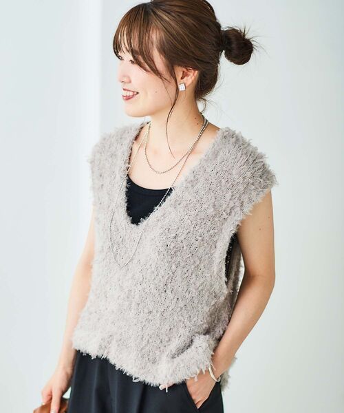 le.coeur blanc（ルクールブラン）の「チュール×フェザーVネックベスト（ベスト・レディース・ブラック/ベージュ・38）」の12枚目の写真