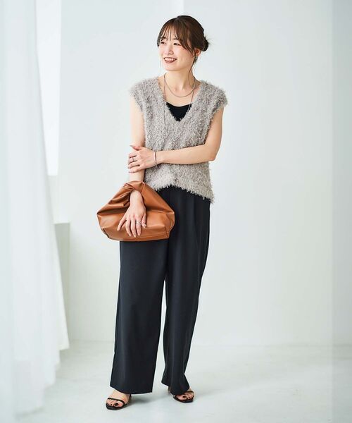 le.coeur blanc（ルクールブラン）の「チュール×フェザーVネックベスト（ベスト・レディース・ブラック/ベージュ・38）」の16枚目の写真