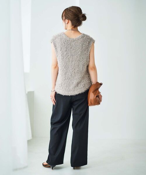 le.coeur blanc（ルクールブラン）の「チュール×フェザーVネックベスト（ベスト・レディース・ブラック/ベージュ・38）」の19枚目の写真
