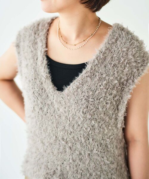 le.coeur blanc（ルクールブラン）の「チュール×フェザーVネックベスト（ベスト・レディース・ブラック/ベージュ・38）」の22枚目の写真