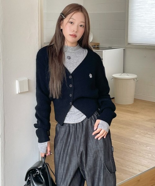 muahmuah(ムーアムーア)の「A'GEM/9 × .kom 『muah muah/ムーアムーア』 STITCH WOOL KNIT CROP CARDIGAN/ウールニットクロップカーディガン(カーディガン/ボレロ・レディース・ブラック/チャコールグレー/ベージュ・FREE)」の6枚目の写真