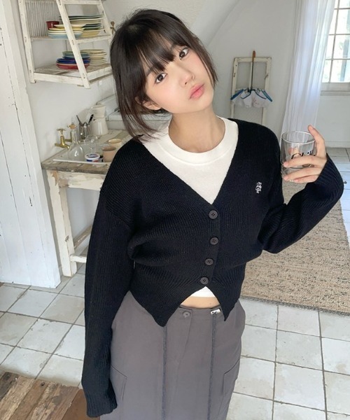 muahmuah(ムーアムーア)の「A'GEM/9 × .kom 『muah muah/ムーアムーア』 STITCH WOOL KNIT CROP CARDIGAN/ウールニットクロップカーディガン(カーディガン/ボレロ・レディース・ブラック/チャコールグレー/ベージュ・FREE)」の5枚目の写真