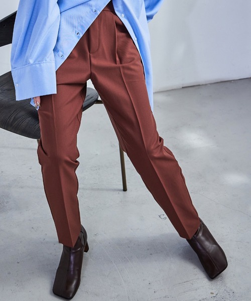 Fashion Letter(ファッションレター)の「【10色展開】ハイウエストテーパードタックスラックス ハイウエスト レディース 低身長 タック(スラックス・レディース・ブラウン系その他/グレイッシュベージュ/ブラック/グレー/イエロー/オレンジ/ネイビー/ピンク/グリーン/ブラウン・M)」の4枚目の写真