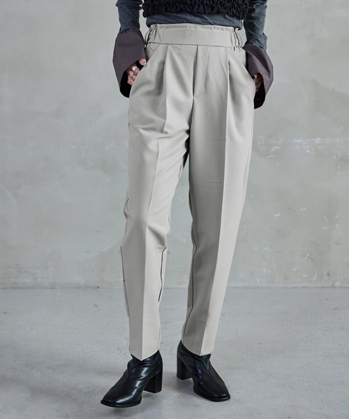 Fashion Letter(ファッションレター)の「【10色展開】ハイウエストテーパードタックスラックス ハイウエスト レディース 低身長 タック(スラックス・レディース・ブラウン系その他/グレイッシュベージュ/ブラック/グレー/イエロー/オレンジ/ネイビー/ピンク/グリーン/ブラウン・M)」の3枚目の写真