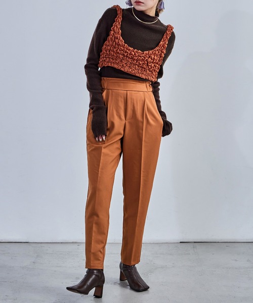 Fashion Letter(ファッションレター)の「【10色展開】ハイウエストテーパードタックスラックス ハイウエスト レディース 低身長 タック(スラックス・レディース・ブラウン系その他/グレイッシュベージュ/ブラック/グレー/イエロー/オレンジ/ネイビー/ピンク/グリーン/ブラウン・M)」の14枚目の写真