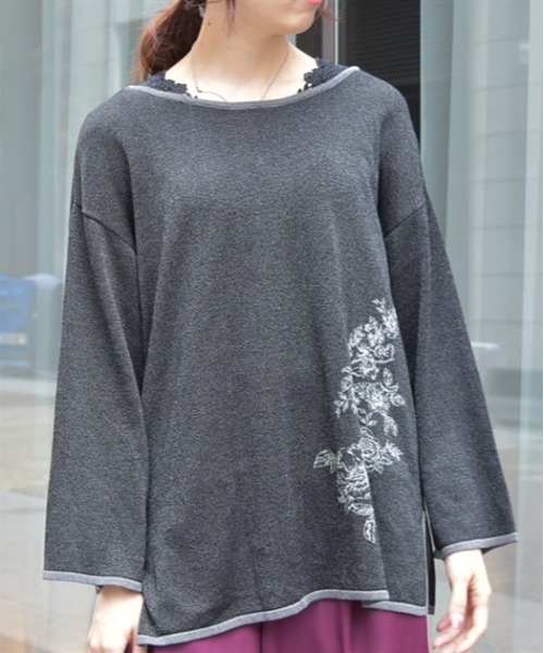 axes femme（アクシーズファム）の「前後２ＷＡＹ線画プリントニット（ニット/セーター・レディース・ブラック/グレイッシュベージュ/ホワイト・FREE）」の4枚目の写真