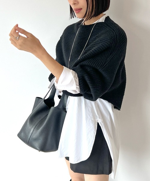 STELLA FISH(ステラフィッシュ)の「Cape Poncho Knit Tops(ニット/セーター・レディース・グレー/ブラック・FREE)」の7枚目の写真
