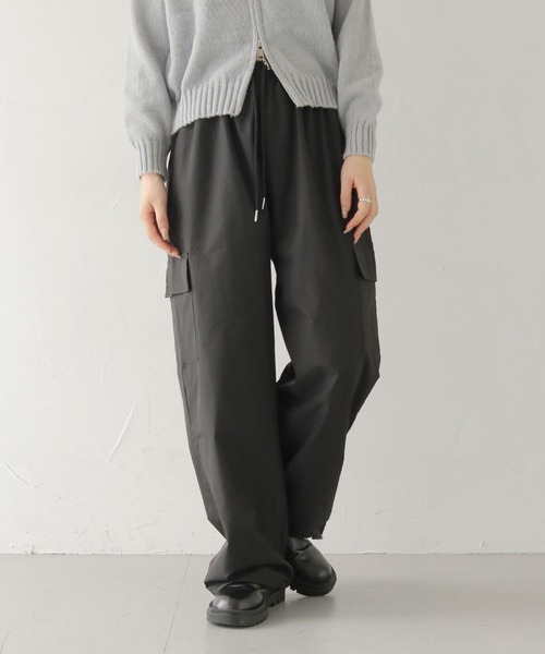 HER CLOSET(ハークローゼット)の「 【HER CLOSET】ワイドパラシュートカーゴパンツ WIDE PARACHUTE CARGO PANTS(カーゴパンツ・レディース・チャコール/カーキ/ブラック・FREE)」の1枚目の写真