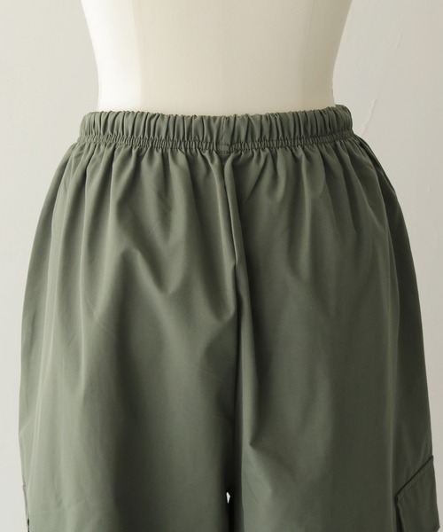HER CLOSET(ハークローゼット)の「 【HER CLOSET】ワイドパラシュートカーゴパンツ WIDE PARACHUTE CARGO PANTS(カーゴパンツ・レディース・チャコール/カーキ/ブラック・FREE)」の7枚目の写真