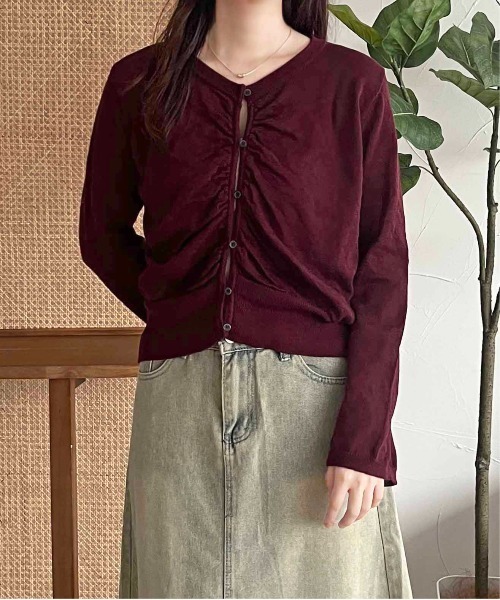 apres jour clair（アプレジュールクレア）の「【apres jour clair】ギャザーニットカーディガン【ZOZOTOWN限定アイテム】（カーディガン/ボレロ・レディース・アイボリー/ブラウン系その他/ボルドー・X-LARGE/フリー）」の3枚目の写真