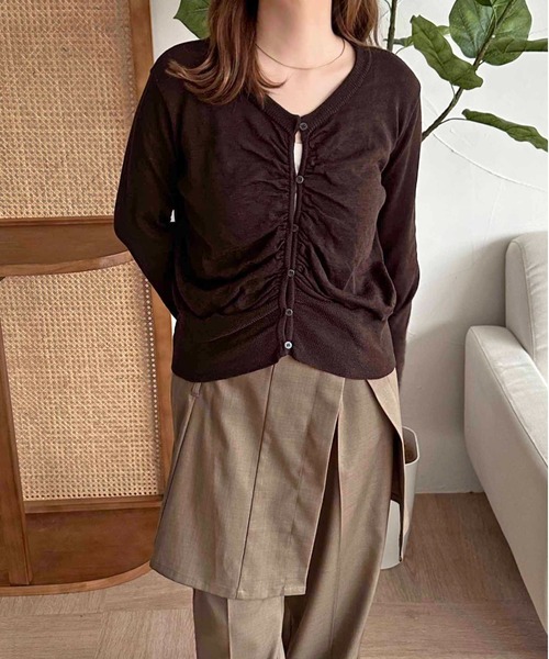 apres jour clair（アプレジュールクレア）の「【apres jour clair】ギャザーニットカーディガン【ZOZOTOWN限定アイテム】（カーディガン/ボレロ・レディース・アイボリー/ブラウン系その他/ボルドー・X-LARGE/フリー）」の9枚目の写真