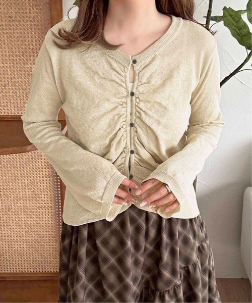 apres jour clair（アプレジュールクレア）の「【apres jour clair】ギャザーニットカーディガン【ZOZOTOWN限定アイテム】（カーディガン/ボレロ・レディース・アイボリー/ブラウン系その他/ボルドー・X-LARGE/フリー）」の4枚目の写真