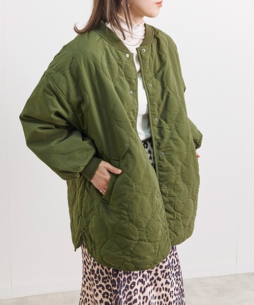 Fizz(フィズ)の「【Fizz/フィズ】 ウェーブキルトフロントボタンジャケット(ノーカラージャケット・レディース・ベージュ/アイボリー/ブラック/カーキ・M)」の4枚目の写真