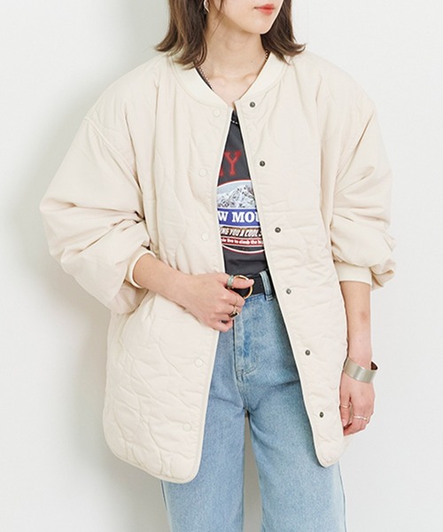 Fizz(フィズ)の「【Fizz/フィズ】 ウェーブキルトフロントボタンジャケット(ノーカラージャケット・レディース・ベージュ/アイボリー/ブラック/カーキ・M)」の2枚目の写真