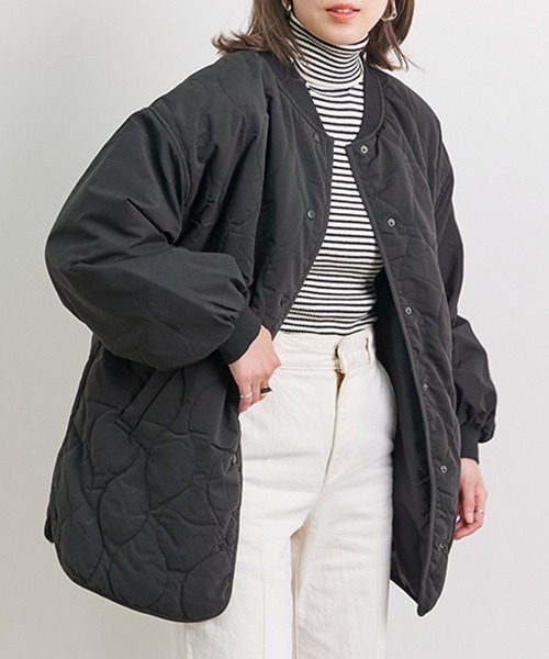 Fizz(フィズ)の「【Fizz/フィズ】 ウェーブキルトフロントボタンジャケット(ノーカラージャケット・レディース・ベージュ/アイボリー/ブラック/カーキ・M)」の3枚目の写真