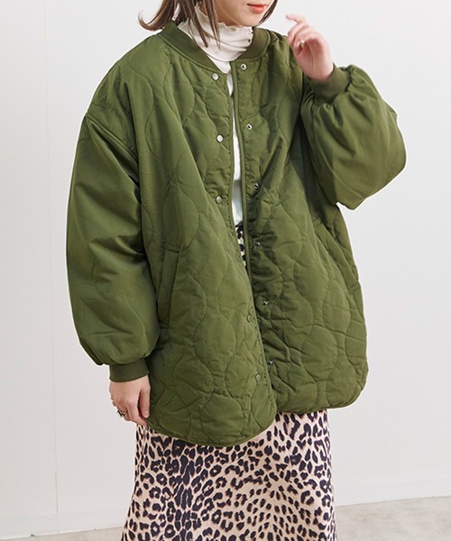 Fizz(フィズ)の「【Fizz/フィズ】 ウェーブキルトフロントボタンジャケット(ノーカラージャケット・レディース・ベージュ/アイボリー/ブラック/カーキ・M)」の15枚目の写真