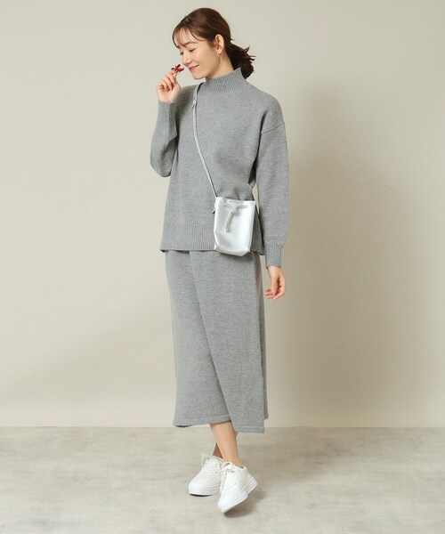 ITS'DEMO（イッツデモ）の「◆【ウエストゴム／手洗い可】ハイネックニットセットアップ（セットアップ・レディース・グレー/ベージュ/ネイビー/ライトブルー・00）」の2枚目の写真