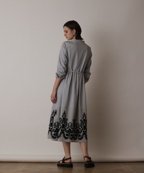 新品未使用タグ付き　グレースコンチネンタル ストライプ刺繍ワンピース ストライプ刺繍ワンピース / GRACE CONTINENTAL | GRACE