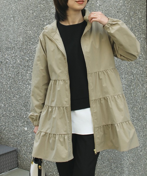 INCEDE（インシード）の「フード付きティアードコート（その他アウター・レディース・ベージュ/オフホワイト/ブラック・M/L/LL）」の4枚目の写真