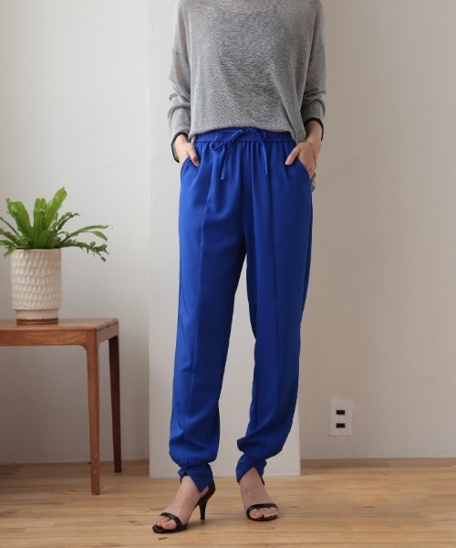 aquagarage(アクアガレージ)の「センター切り替えジョガーパンツ(その他パンツ・レディース・チャコール/ブラック/カーキ/ブルー・M/L/P)」の4枚目の写真