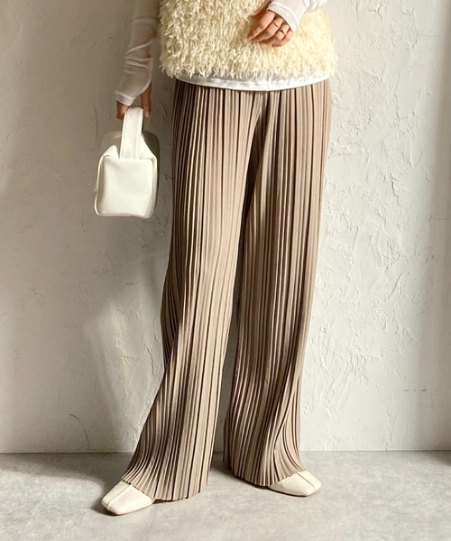 She's Closet(シーズクローゼット)の「セミワイドストレートロングプリーツパンツ(その他パンツ・レディース・アイボリー/グレイッシュベージュ/チャコールグレー/ブラック・L/M)」の4枚目の写真