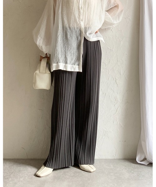She's Closet(シーズクローゼット)の「セミワイドストレートロングプリーツパンツ(その他パンツ・レディース・アイボリー/グレイッシュベージュ/チャコールグレー/ブラック・L/M)」の11枚目の写真